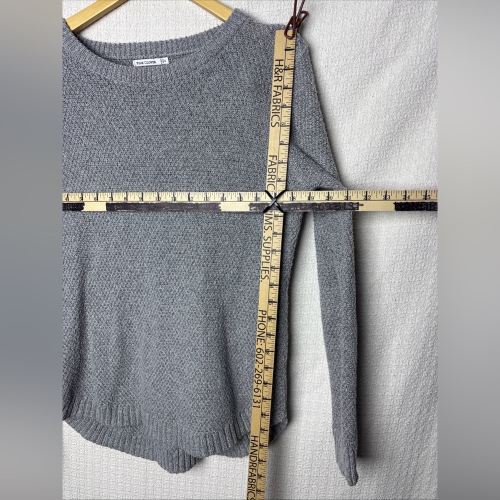 Pink Clover Light Gray Women's Crew Neck Sweater - Picture 5 of 8